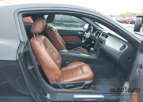 2011 Ford Mustang V6 Premium z USA, uszkodzony, nr VIN 1ZVBP8AM9B5134433